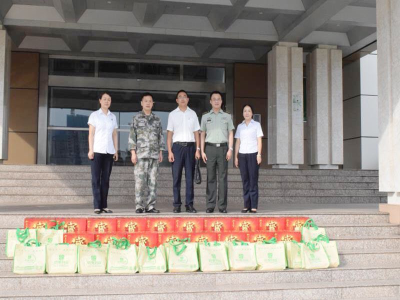 信泰慰問暖人心，軍民建設一家親